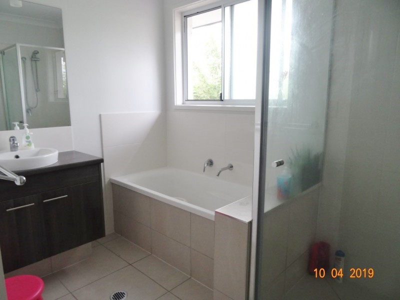 5 Woodgate Street, Oxley QLD 4075