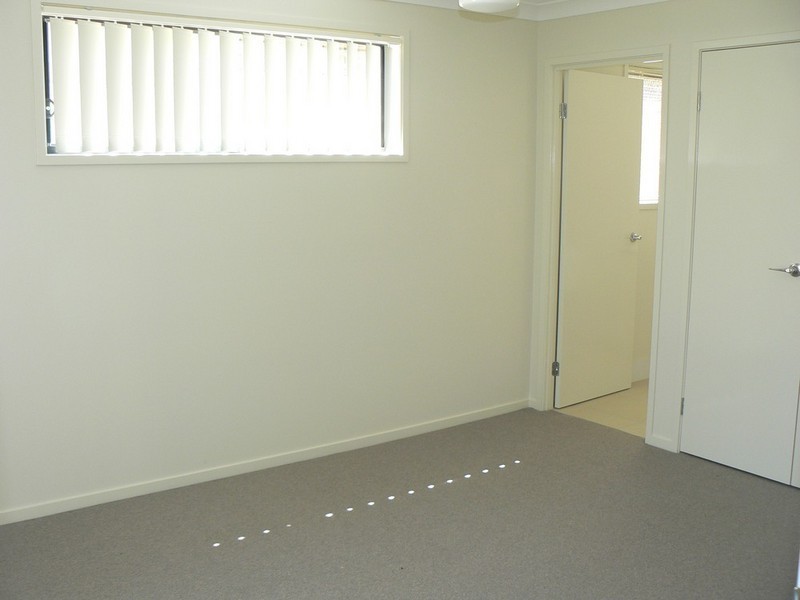 17 Hallvard Crescent, Augustine Heights QLD 4300