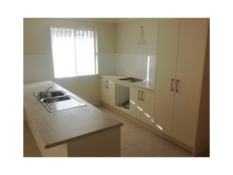 5A Cardena Drive, Augustine Heights QLD 4300