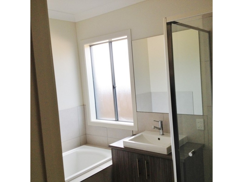 25 Poppy Crescent, Springfield Lakes QLD 4300