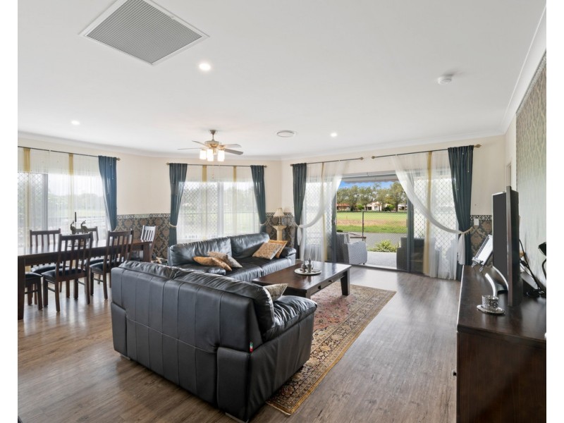 27 Lake Breeze Drive, Windaroo QLD 4207
