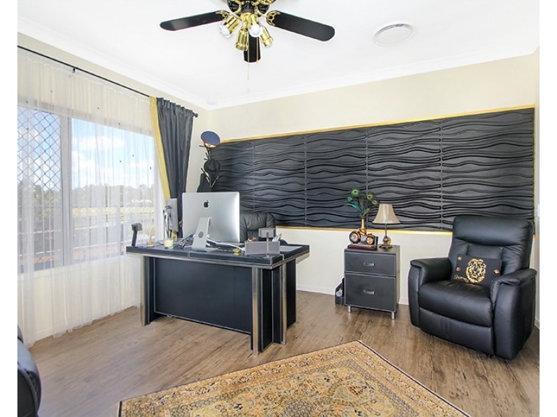 27 Lake Breeze Drive, Windaroo QLD 4207