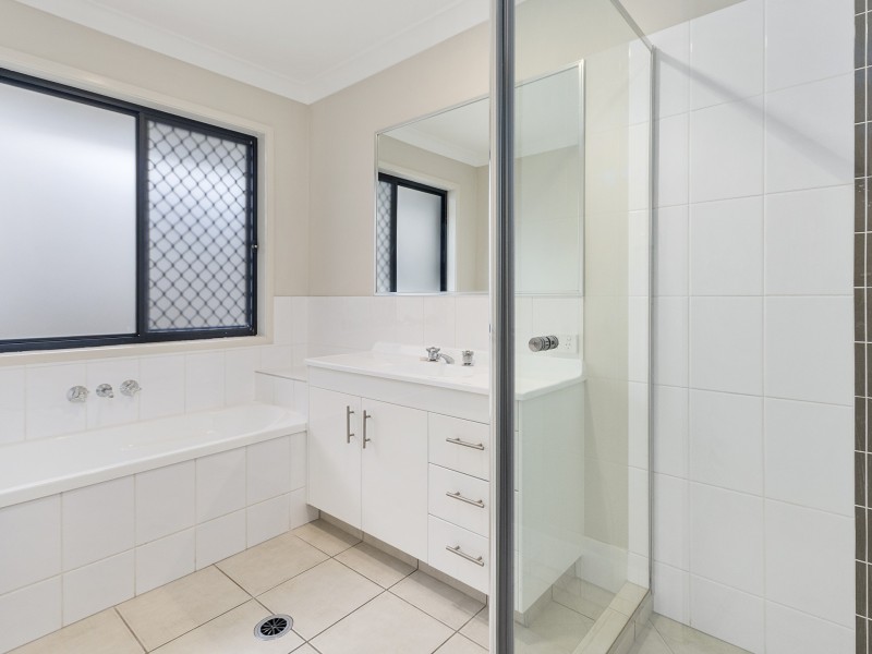 8 Wimbledon Street, Springfield Lakes QLD 4300