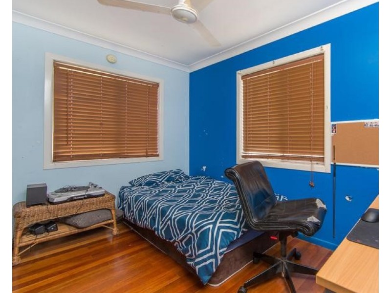 17 Chingford Street, Chermside West QLD 4032