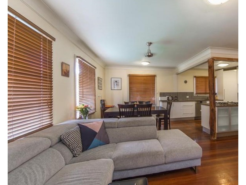 17 Chingford Street, Chermside West QLD 4032