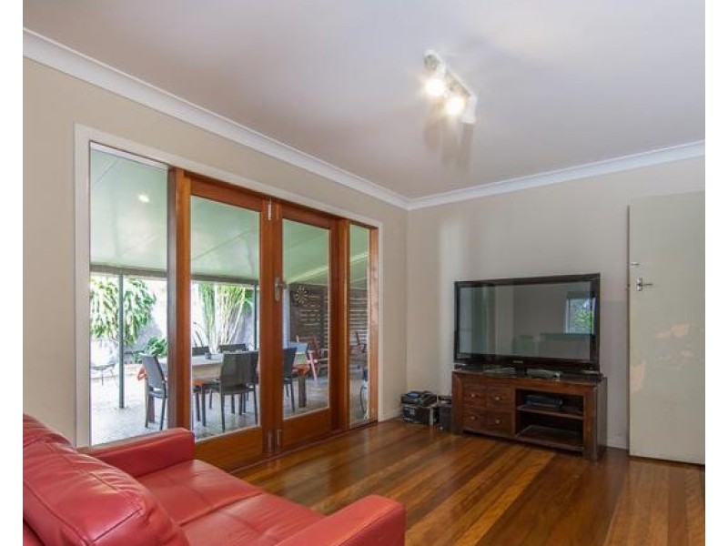 17 Chingford Street, Chermside West QLD 4032