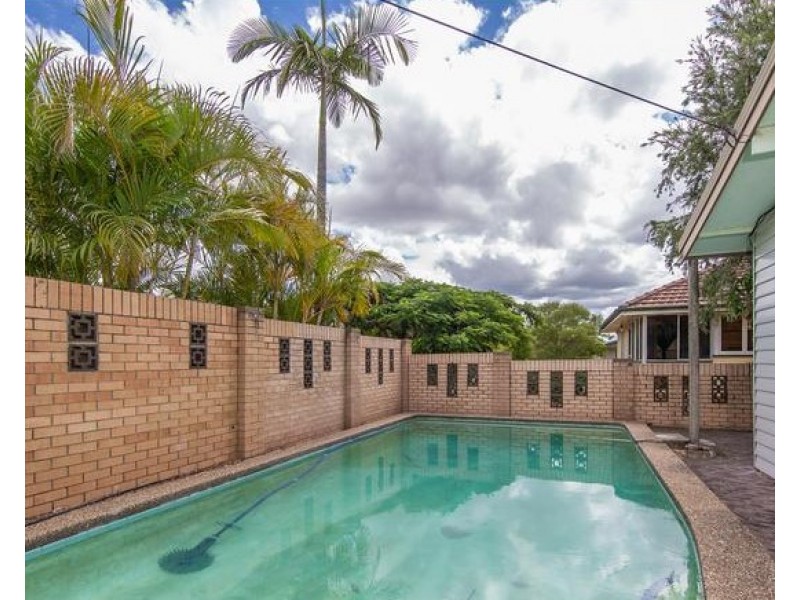 17 Chingford Street, Chermside West QLD 4032