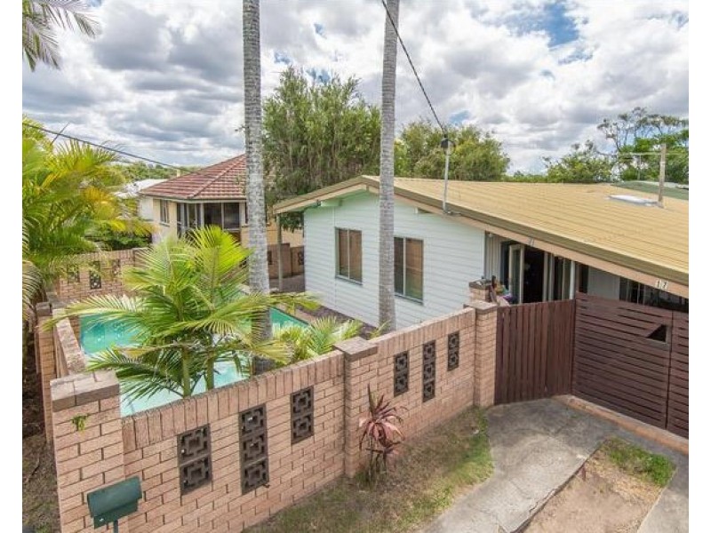 17 Chingford Street, Chermside West QLD 4032