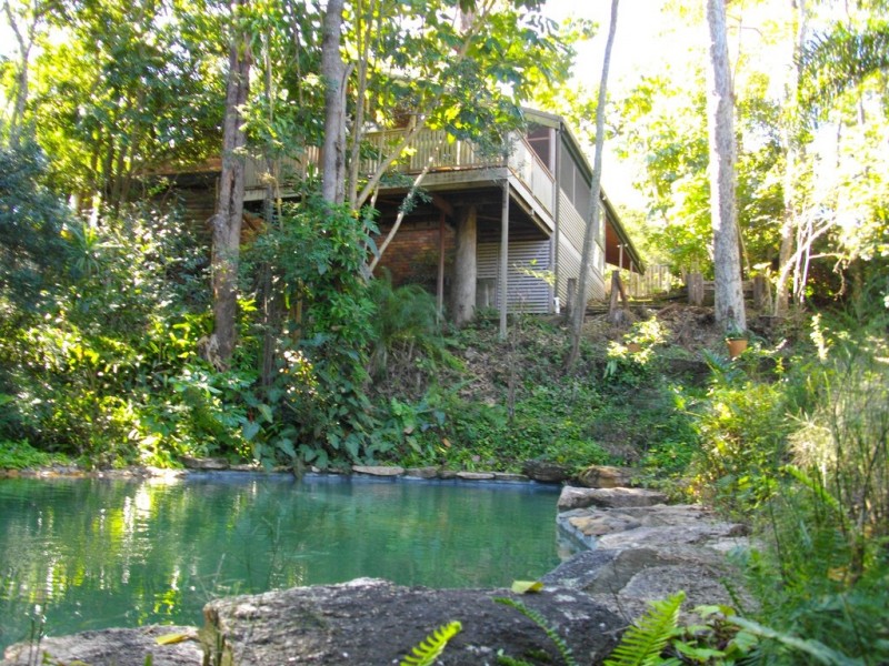 11 Dulhunty St, Chapel Hill QLD 4069