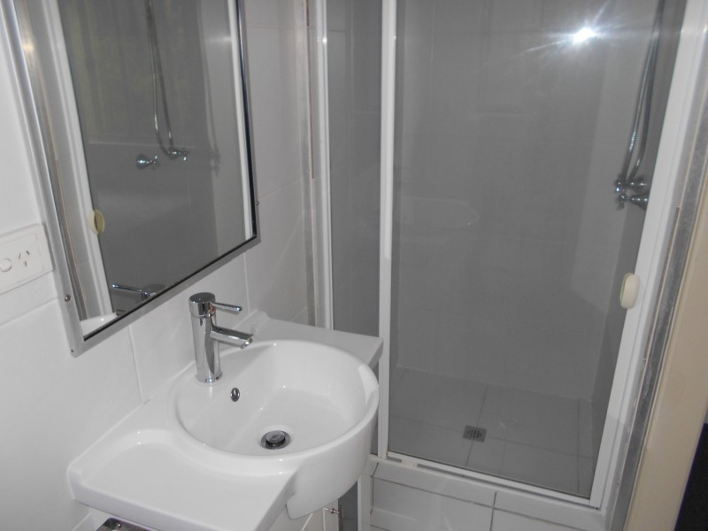 3 Whitmore St, Taringa QLD 4068