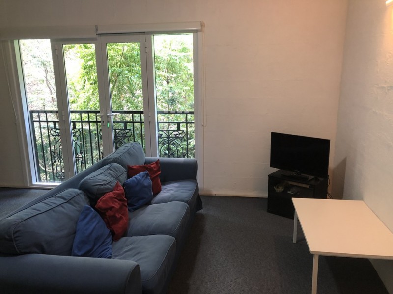 3 Whitmore St, Taringa QLD 4068