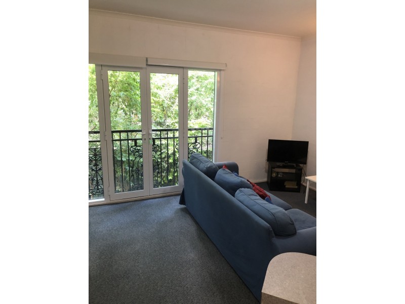 3 Whitmore St, Taringa QLD 4068