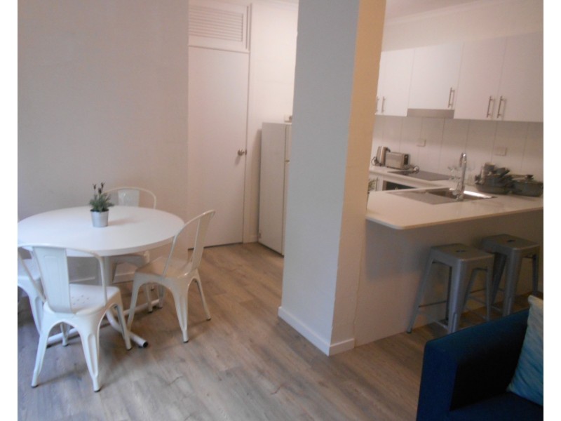 3 Whitmore St, Taringa QLD 4068