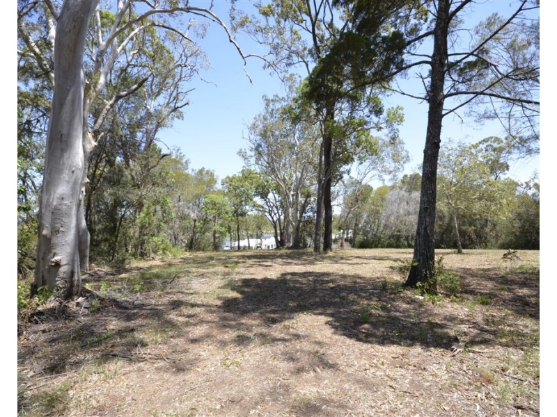 4 Cliff Terrace, Macleay Island QLD 4184