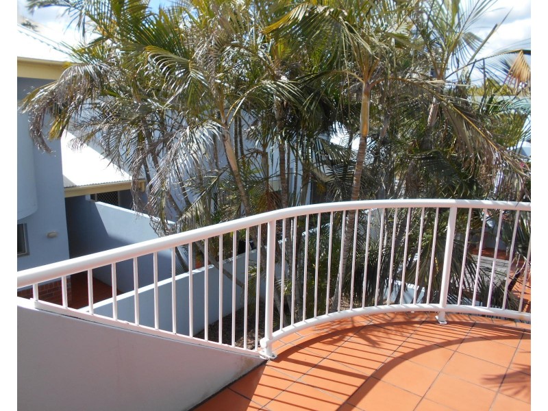 77 Sherwood Rd, Toowong QLD 4066