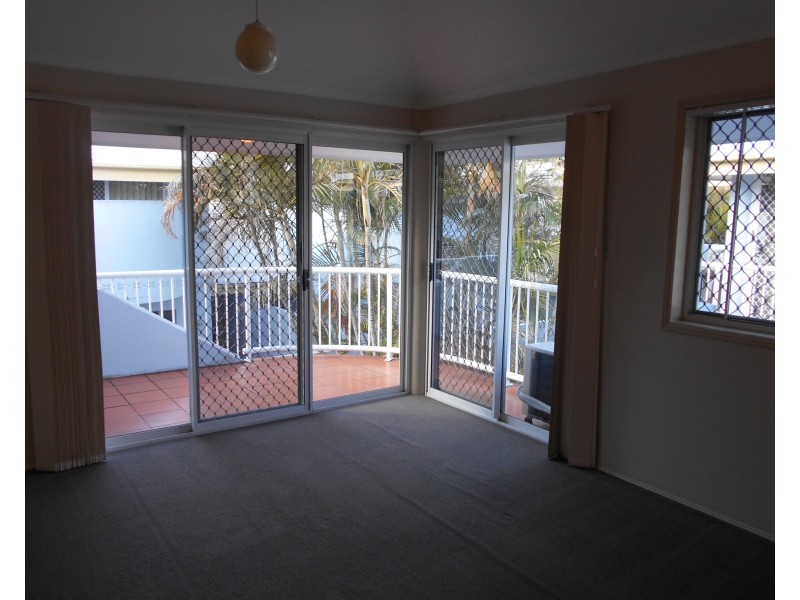 77 Sherwood Rd, Toowong QLD 4066