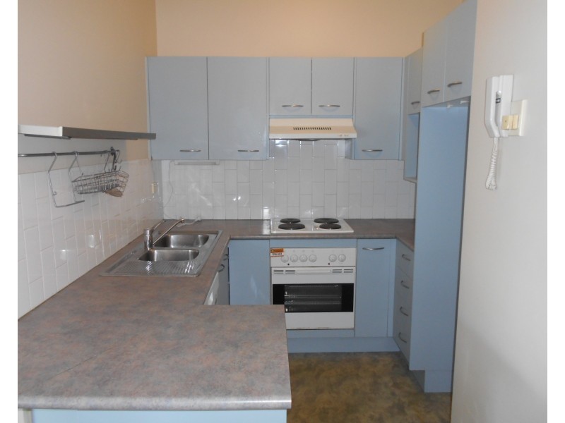 77 Sherwood Rd, Toowong QLD 4066