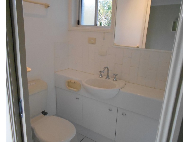 77 Sherwood Rd, Toowong QLD 4066