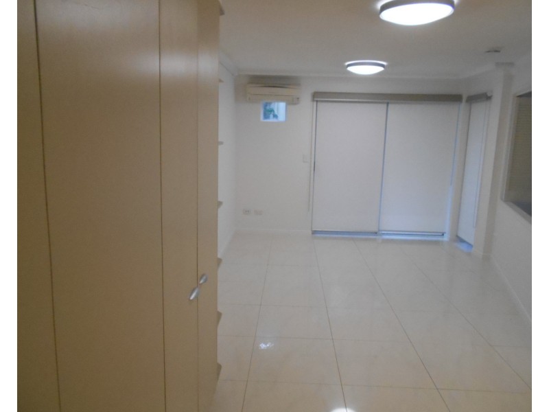 38 Lissner St, Toowong QLD 4066