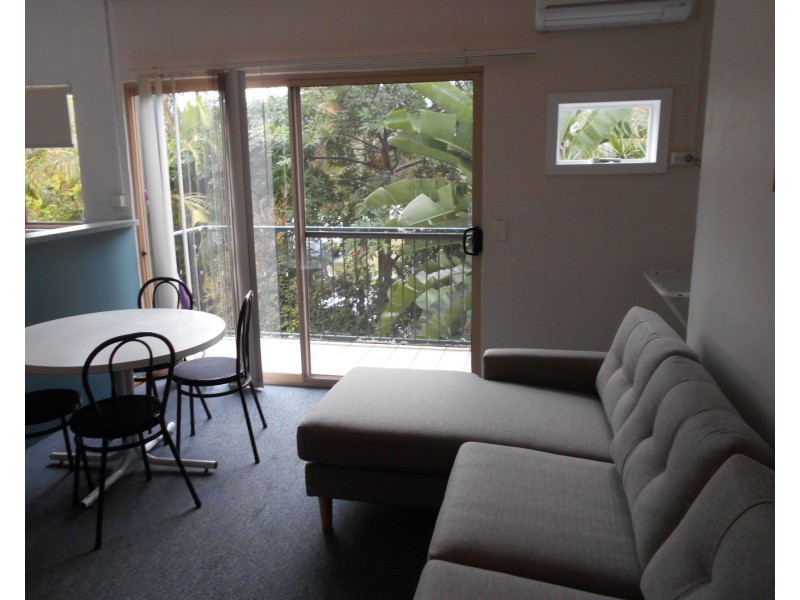 3 Whitmore St, Taringa QLD 4068