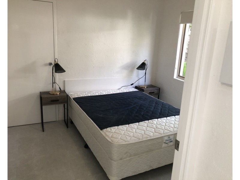 3 Whitmore St, Taringa QLD 4068