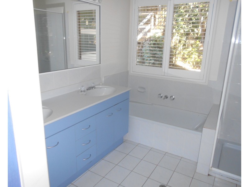 41 Morningview St, Chapel Hill QLD 4069