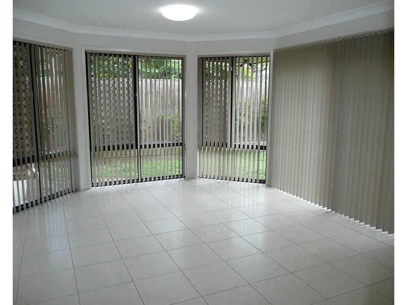 4 Fig Tree Place, Wakerley QLD 4154