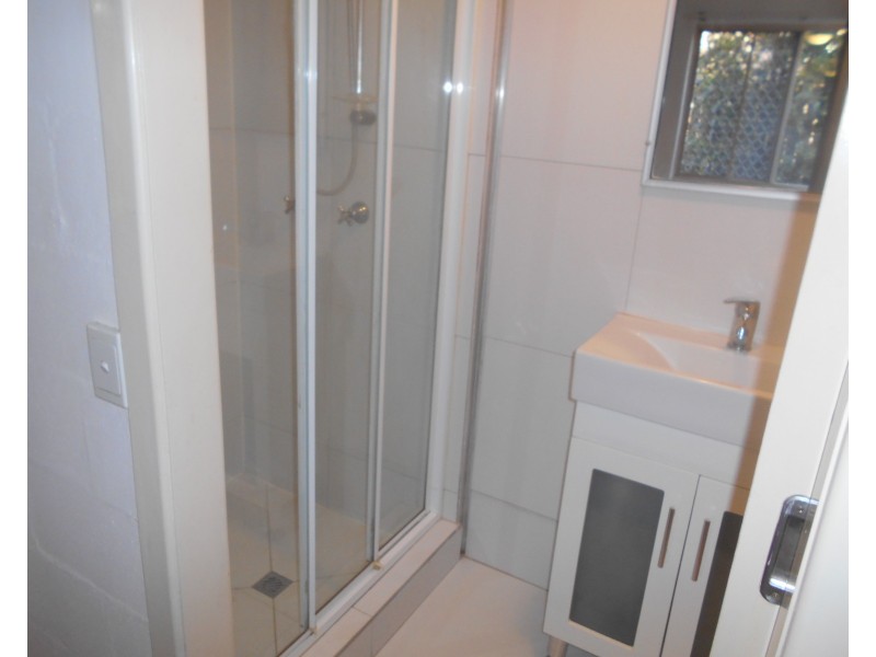 3 Whitmore St, Taringa QLD 4068