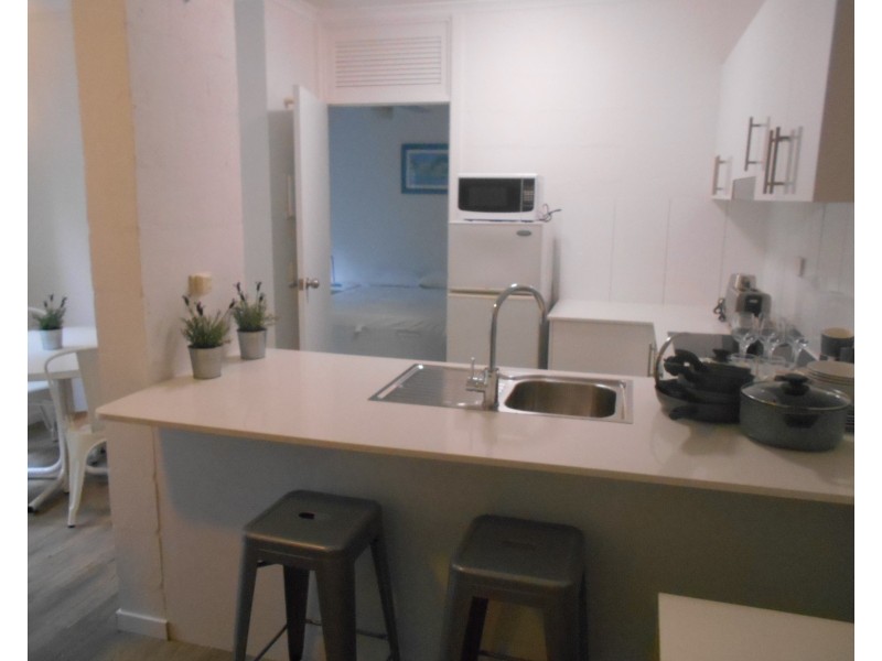 3 Whitmore St, Taringa QLD 4068