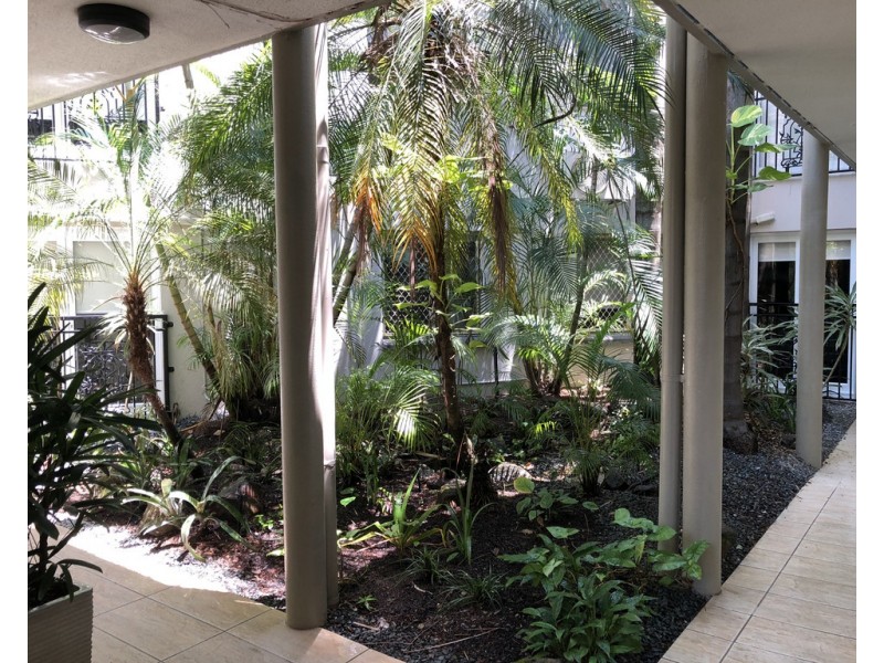3 Whitmore St, Taringa QLD 4068