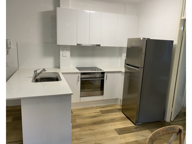 3 Whitmore St, Taringa QLD 4068