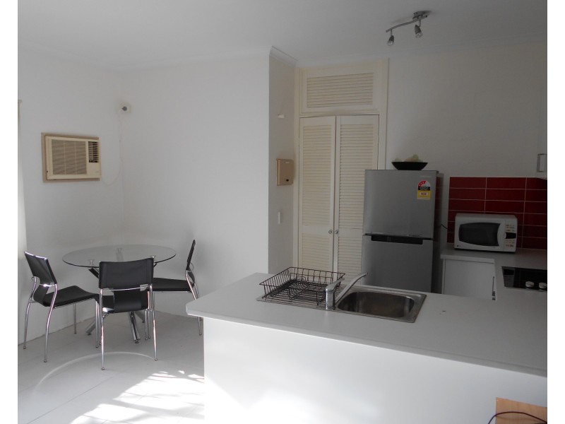 3 Whitmore St, Taringa QLD 4068