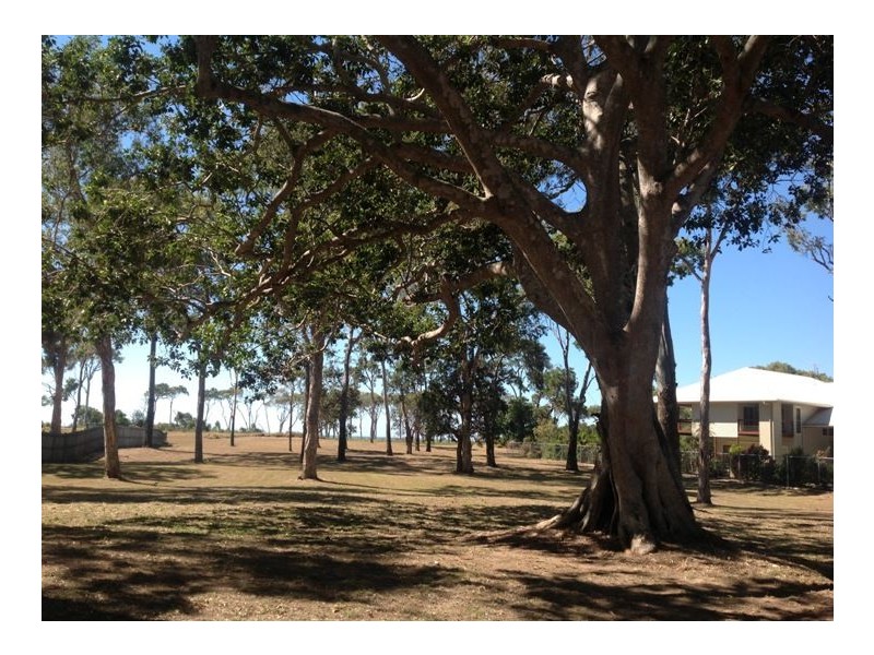 Moore Park Beach QLD 4670