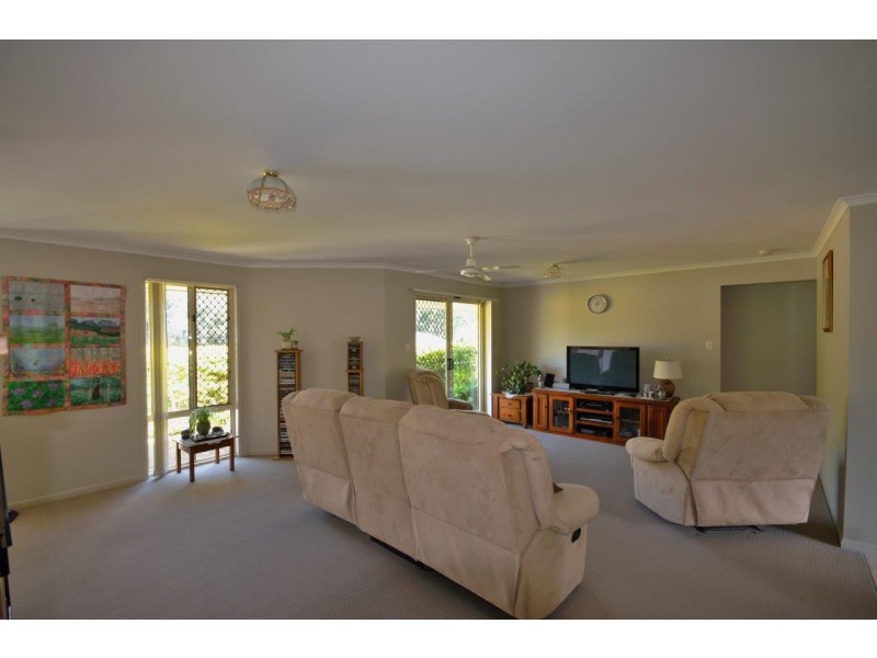 11 Killarney Crescent, Nambour QLD 4560