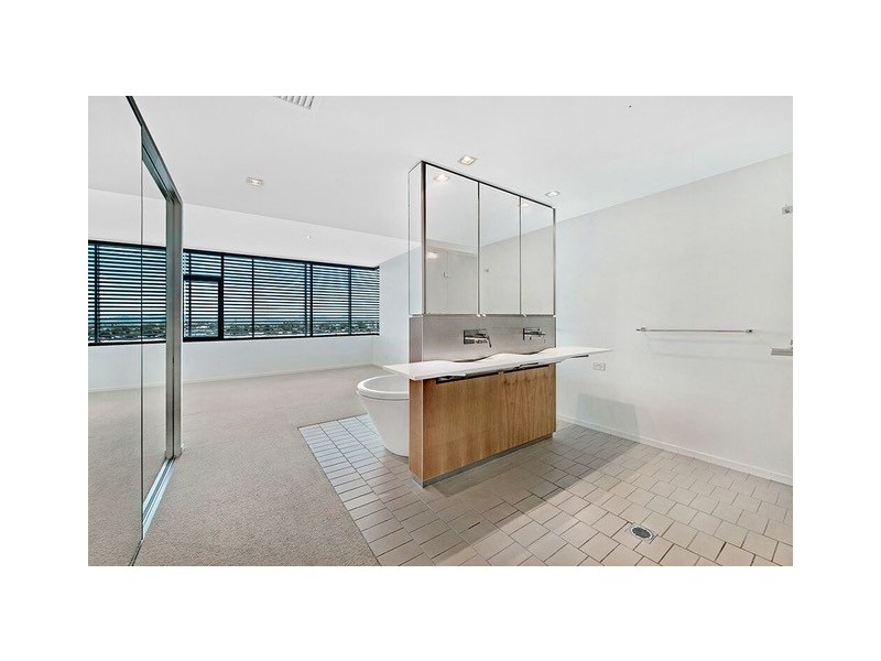 Ephraim Island QLD 4216