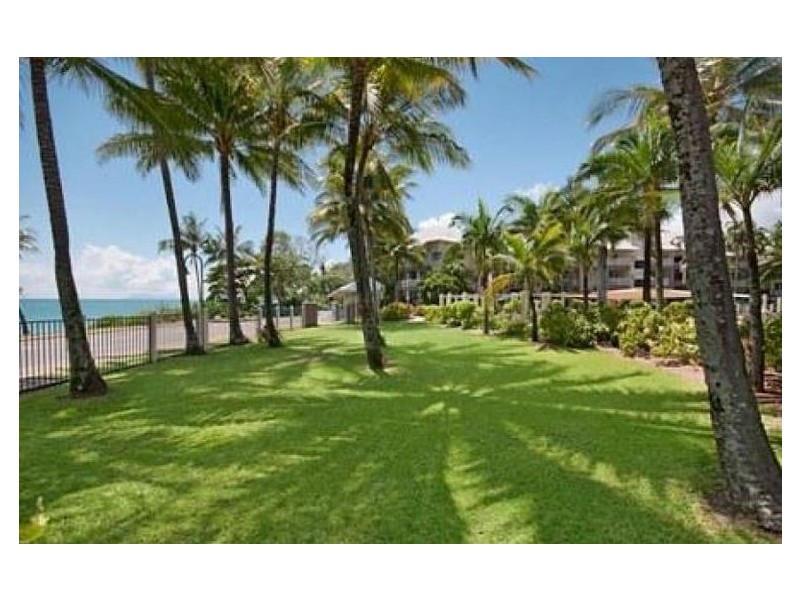 Trinity Beach QLD 4879