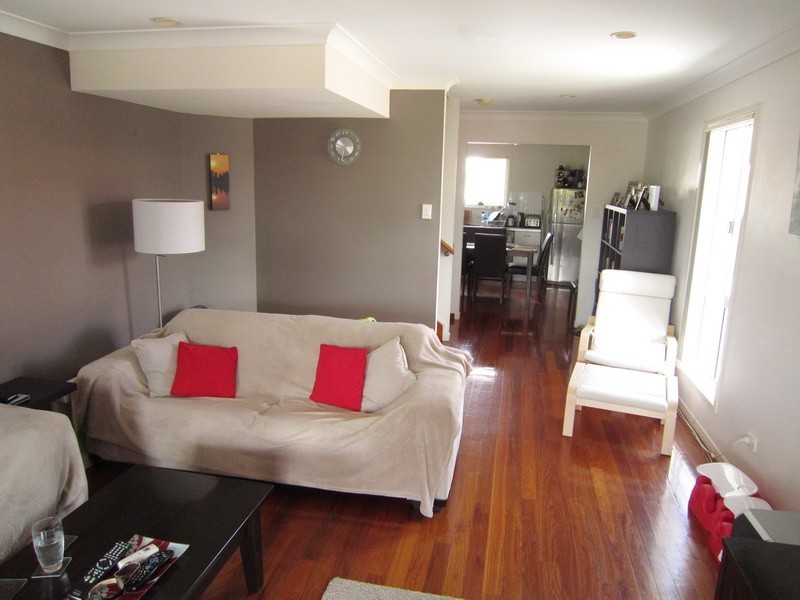 83 Dibar St, Wynnum QLD 4178