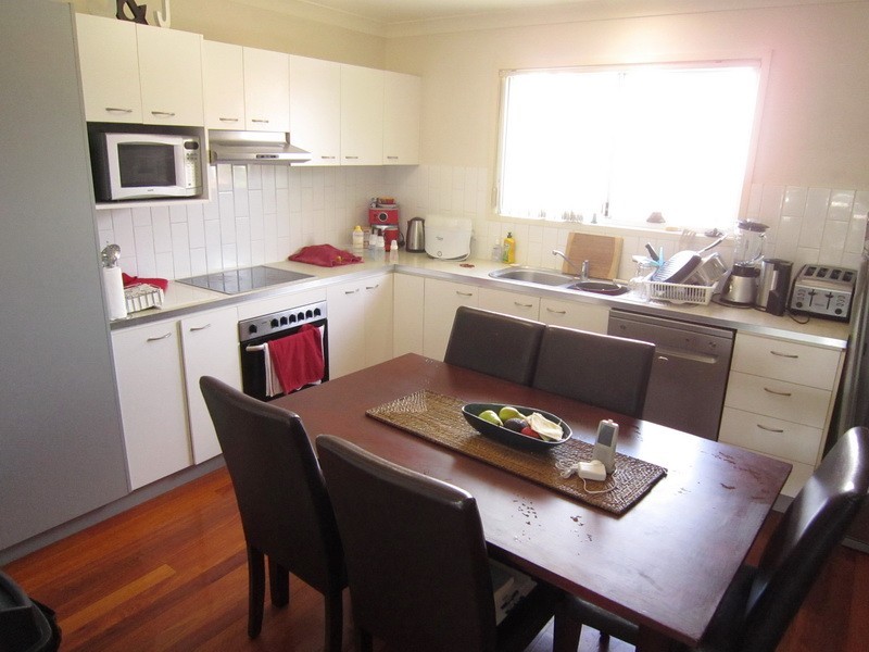 83 Dibar St, Wynnum QLD 4178