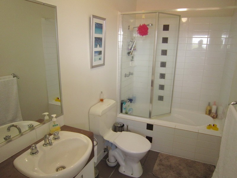 83 Dibar St, Wynnum QLD 4178