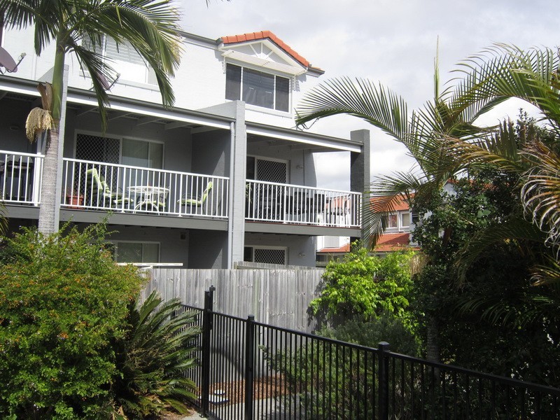 83 Dibar St, Wynnum QLD 4178