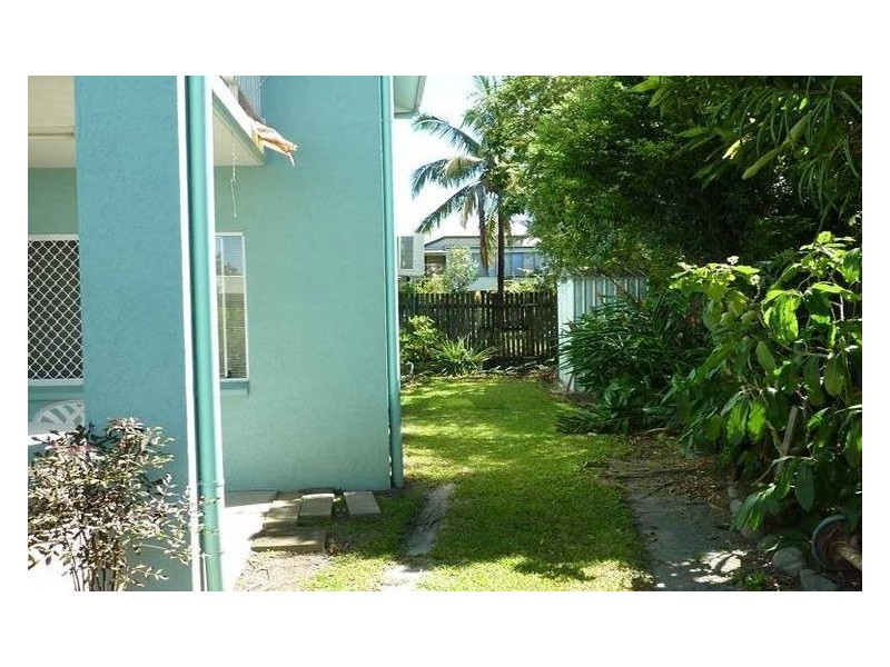 Mooroobool QLD 4870