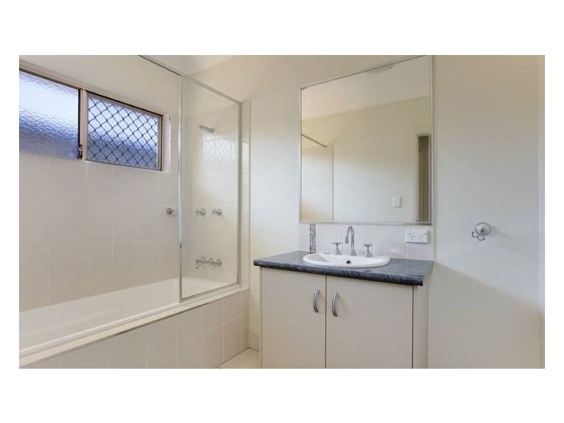 34 Altona Street, Bentley Park QLD 4869