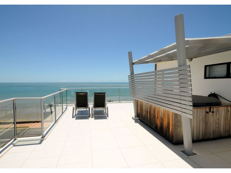 Urangan QLD 4655