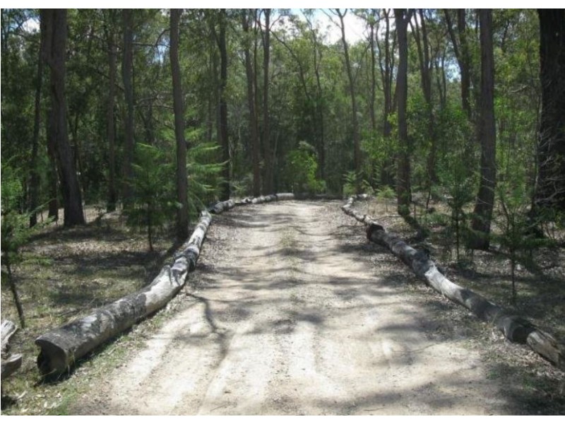 60 Nangarin Rd, Oakhurst QLD 4650