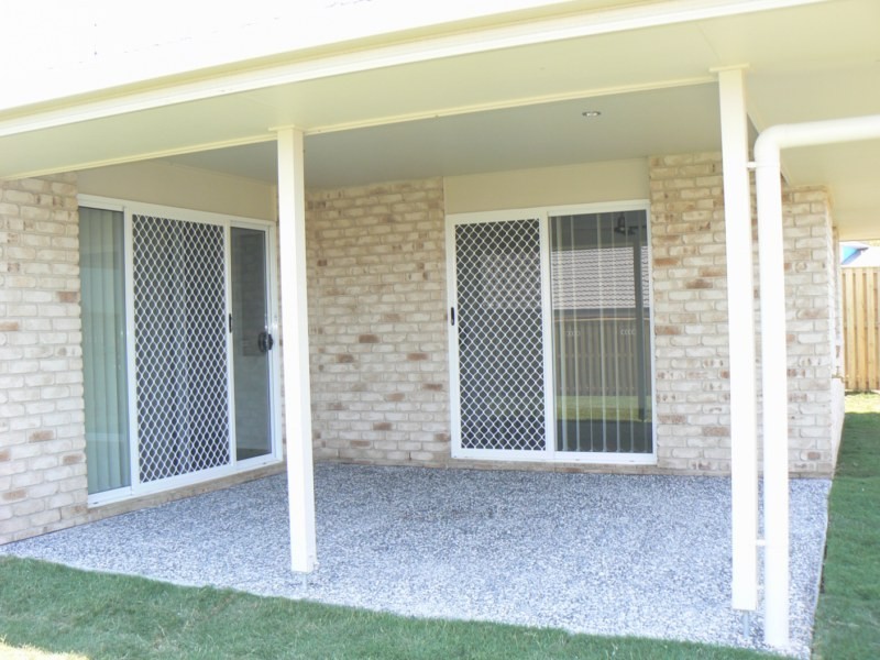 27 Bluejay Circuit, Morayfield QLD 4506