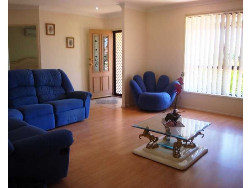 16 Eton Drive, Oxenford QLD 4210