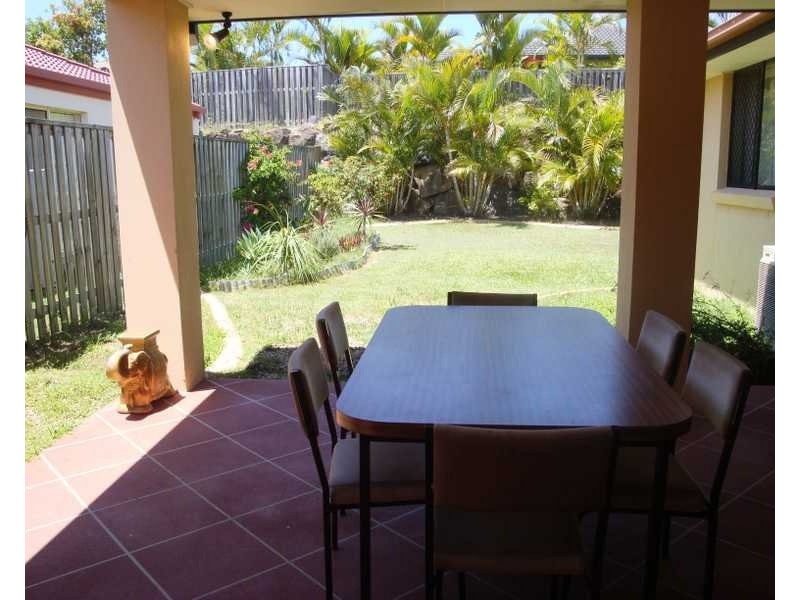 16 Eton Drive, Oxenford QLD 4210