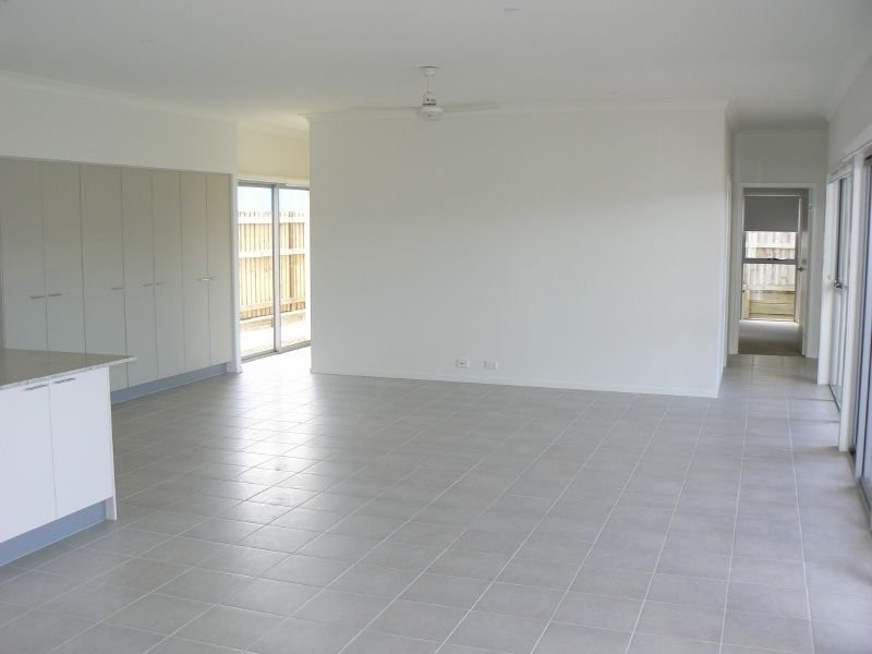 24 Macquarie Street, Wakerley QLD 4154