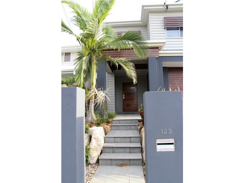 123 Macrossan Avenue, Norman Park QLD 4170