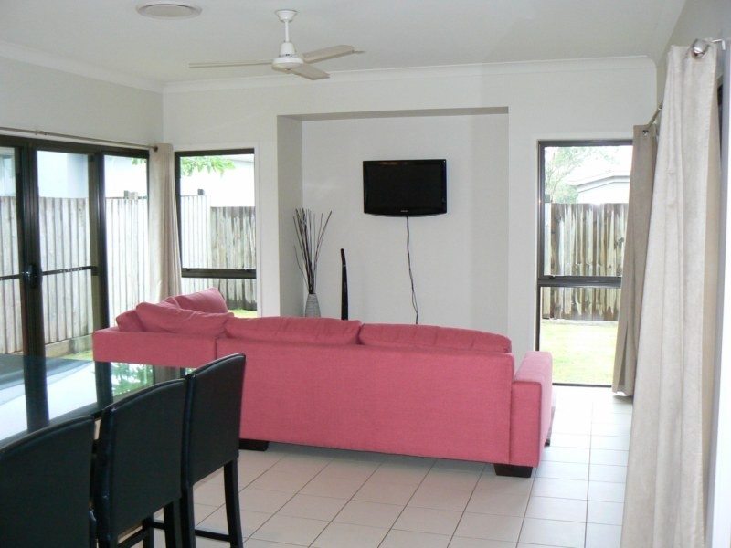 60 Mossvale Drive, Wakerley QLD 4154